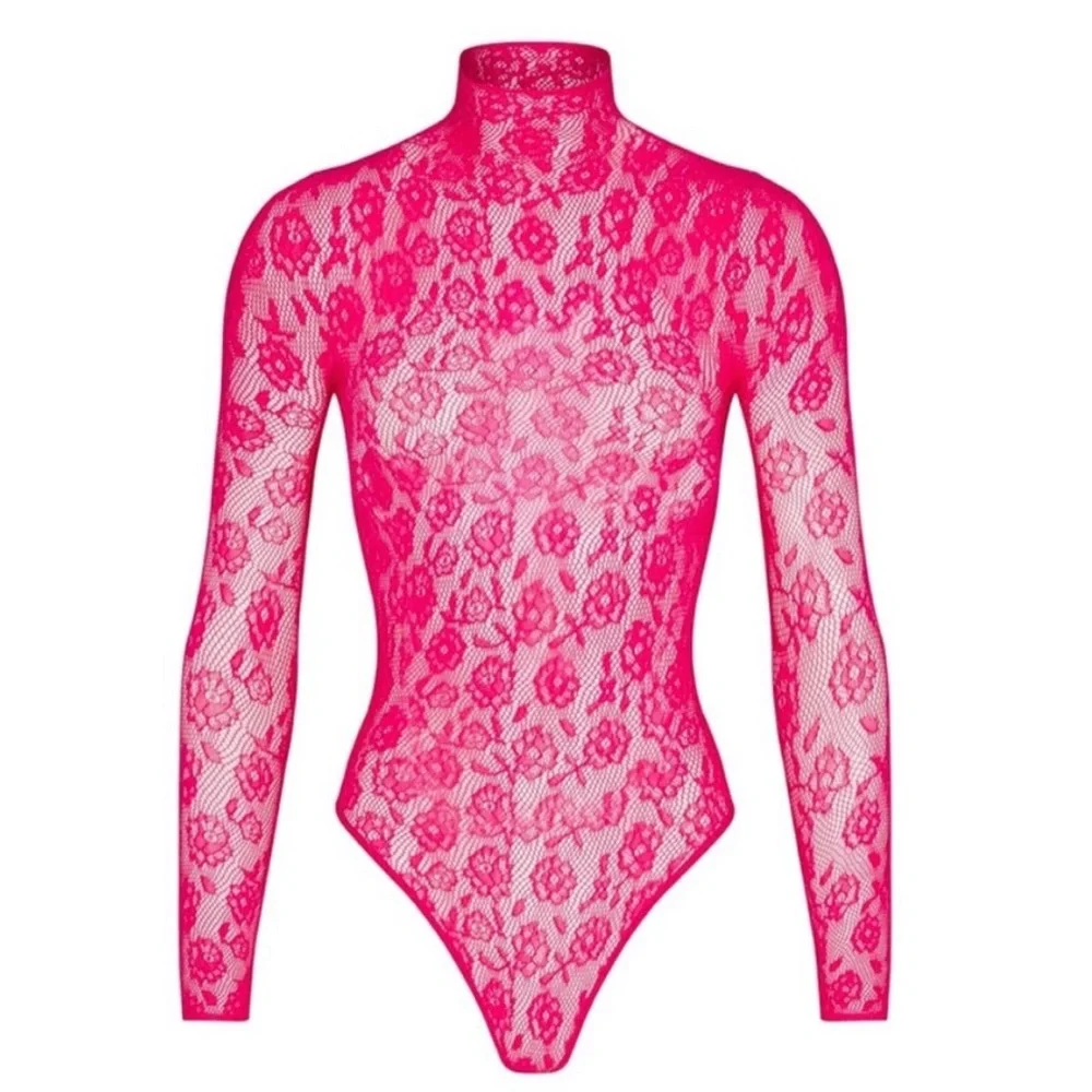 BNWT! SKIMS, WARP KNIT LACE BODYSUIT IN PUNCH / XXS-S, SOLD OUT! 😻💖 - Picture 3 of 7